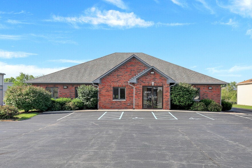 5217 Commerce Cir, Indianapolis, IN for sale - Building Photo - Image 1 of 1