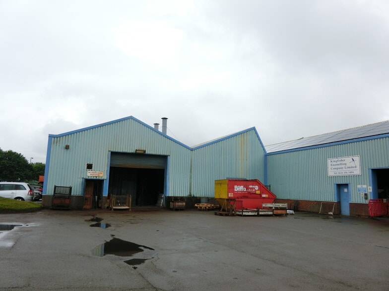 Unit 1-6 Moxley Industrial Estate portfolio of 2 properties for sale on LoopNet.com - Building Photo - Image 3 of 7