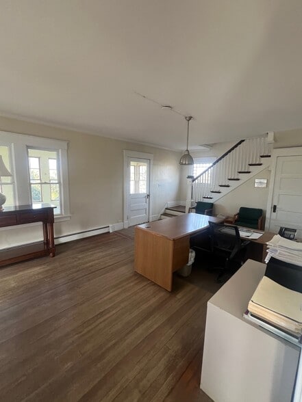 773 Montauk Hwy, Water Mill, NY for lease - Interior Photo - Image 2 of 9