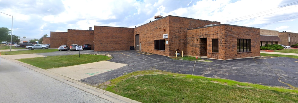 801-823 N Central Ave, Wood Dale, IL for lease - Building Photo - Image 2 of 7