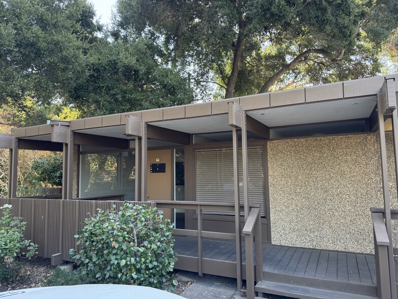 240-244 Oak Meadow Dr, Los Gatos, CA for lease - Building Photo - Image 1 of 20