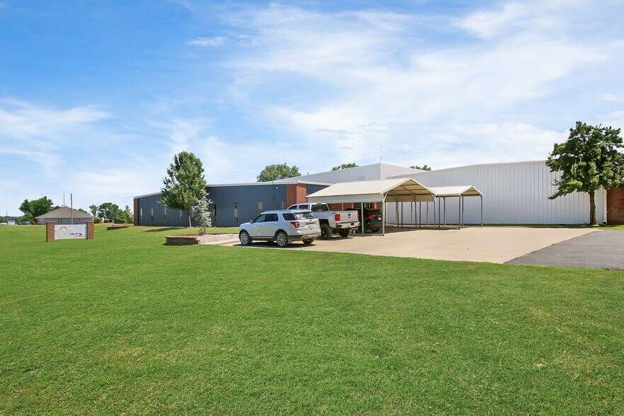 809 N Liberty, Cherryvale, KS for sale - Building Photo - Image 1 of 1