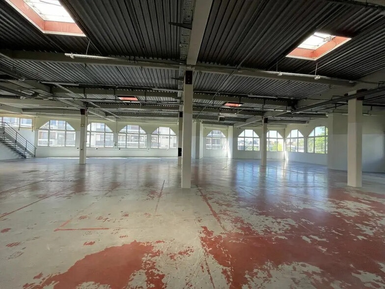 51 Rue De Presles, Aubervilliers for lease - Interior Photo - Image 2 of 12