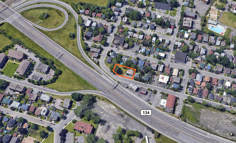 1945 Av Des Chênes, Lemoyne, QC for sale - Aerial - Image 2 of 3