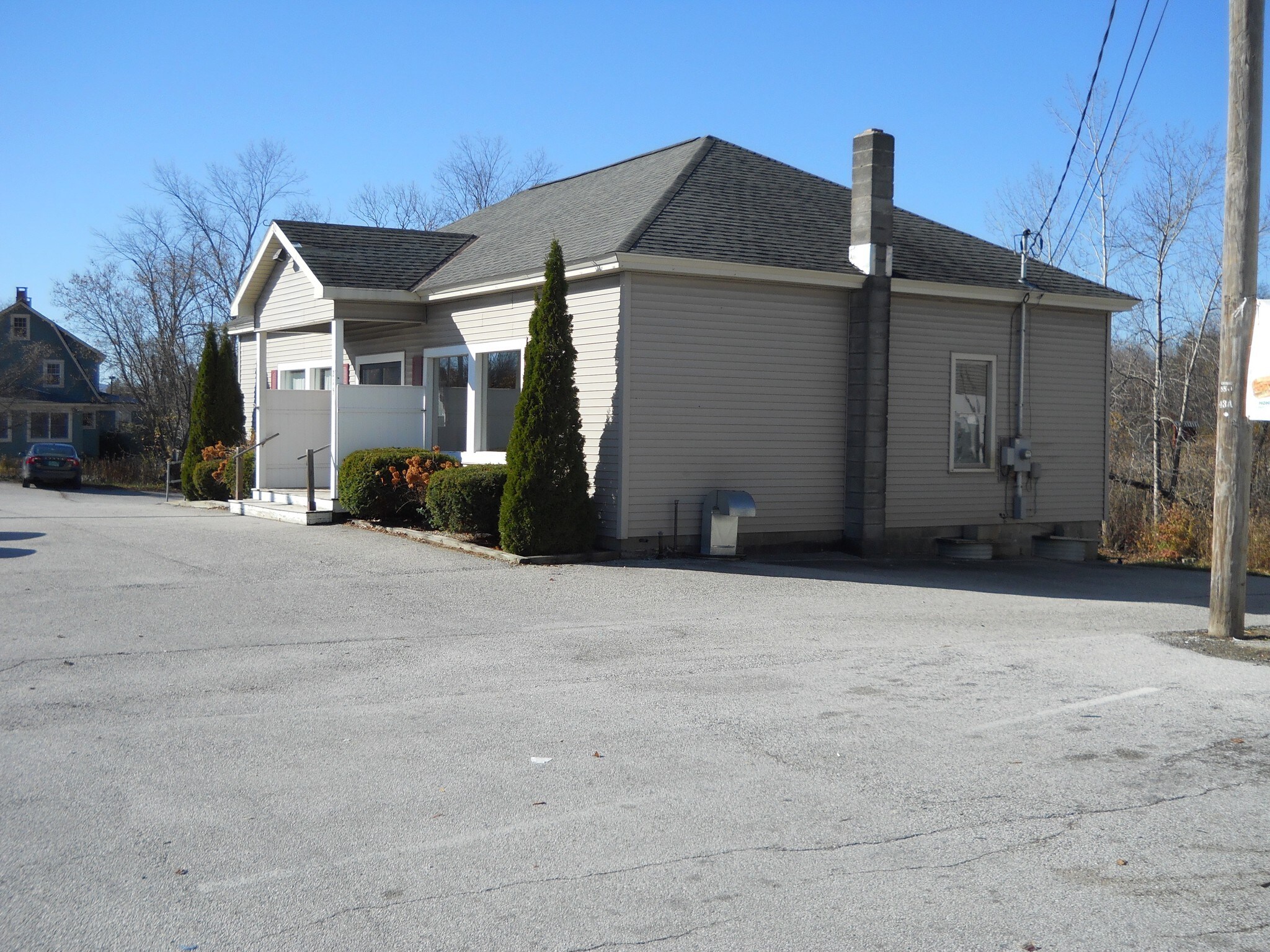 215 Woodstock Ave, Rutland, VT for sale Primary Photo- Image 1 of 1