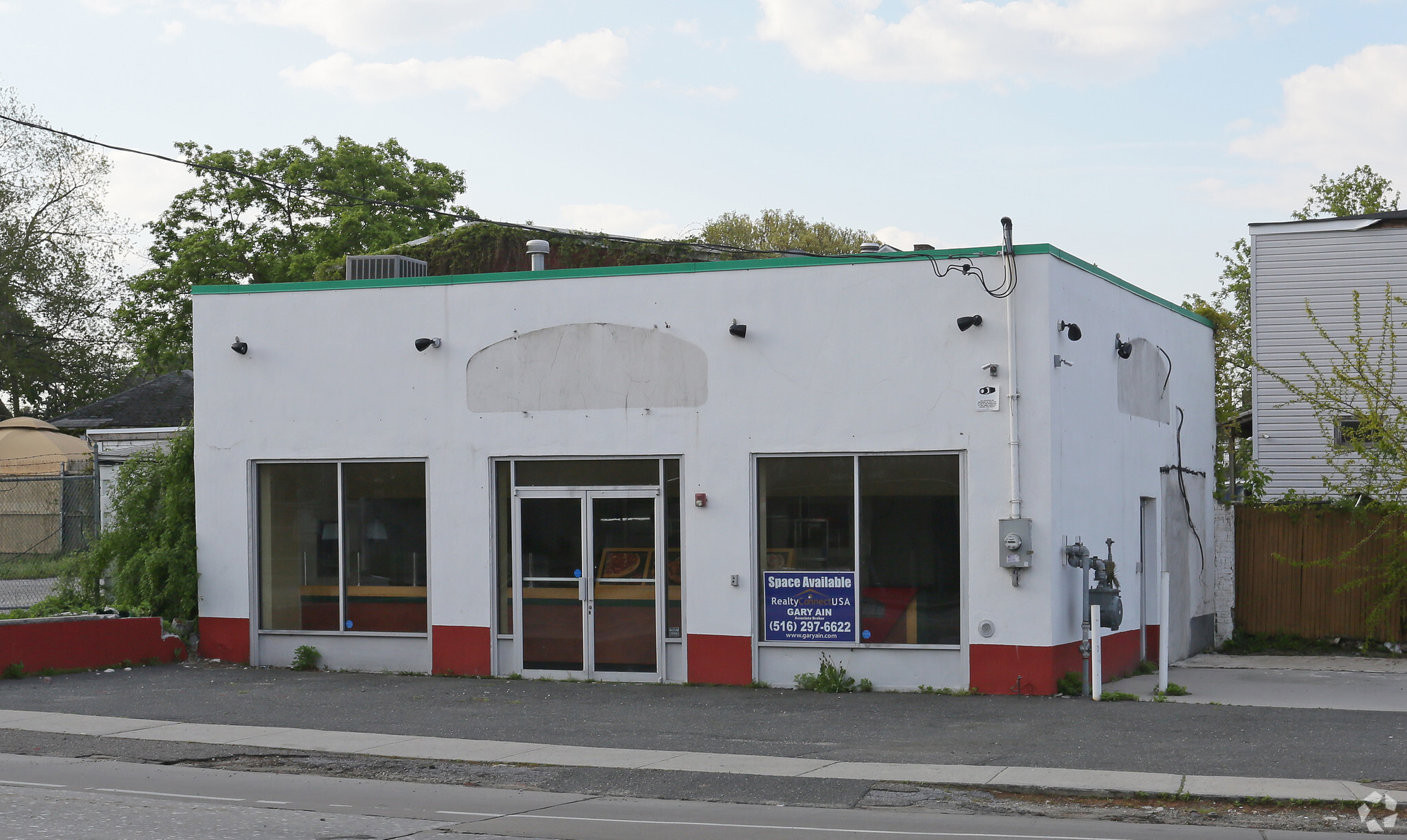 242 Sheridan Blvd, Inwood, NY for lease Building Photo- Image 1 of 6