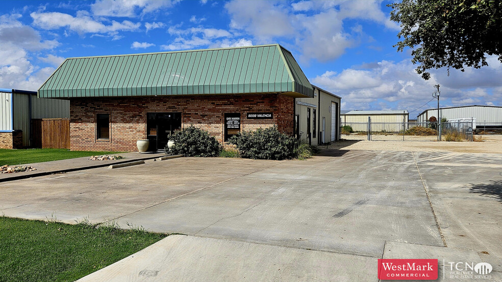 8228 Valencia Ave, Lubbock, TX for lease - Building Photo - Image 2 of 16