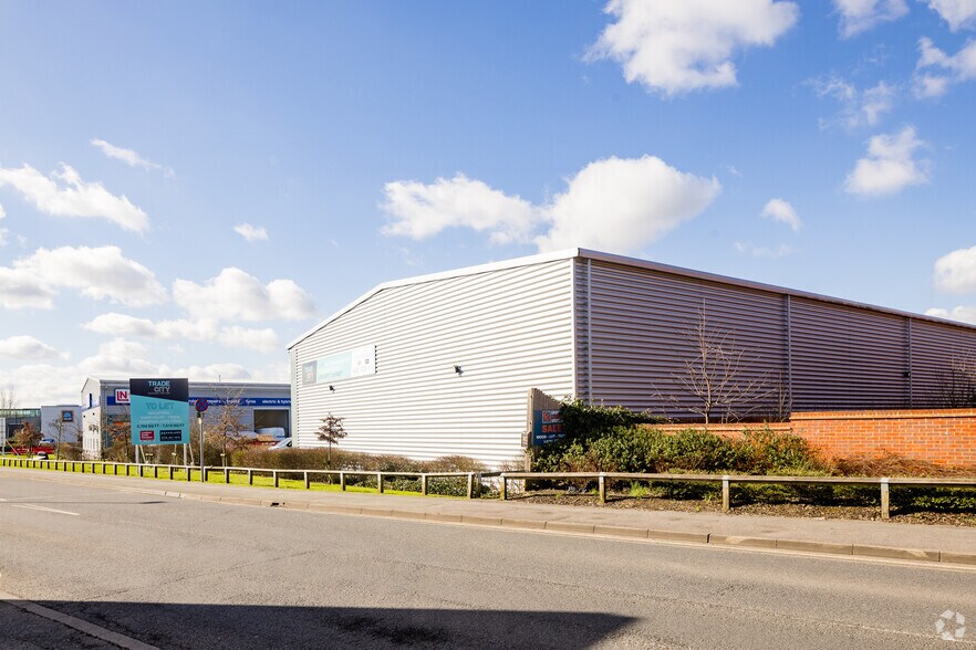 Sentinel End, Reading for lease - Building Photo - Image 2 of 4