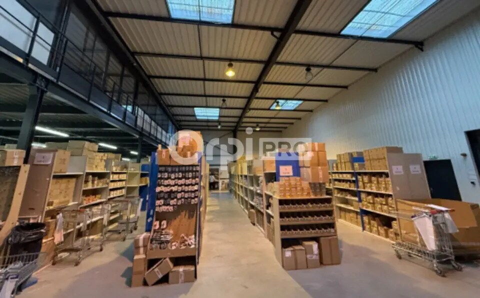 Vente Local d'activités 1 980 m² - Photo 1