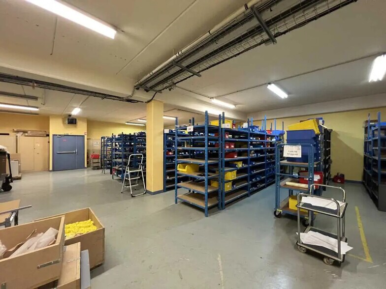 10 Avenue Descartes, Le Plessis-Robinson for lease - Building Photo - Image 3 of 19