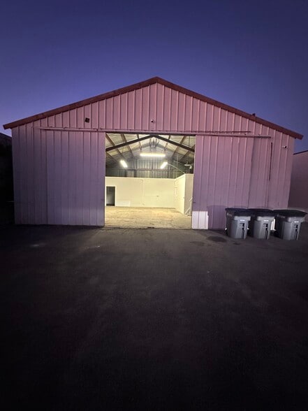 12408 Carson St, Hawaiian Gardens, CA for lease - Building Photo - Image 3 of 24