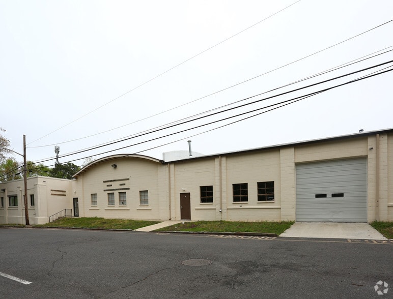 10 Lippincott Ln, Mount Holly, NJ for lease - Building Photo - Image 2 of 8