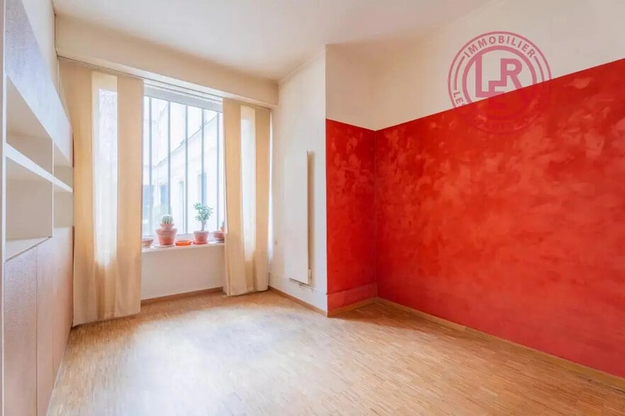 Office in Paris for lease - Interior Photo - Image 3 of 8