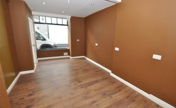 4 Water St, Carmarthen for lease Interior Photo- Image 2 of 8