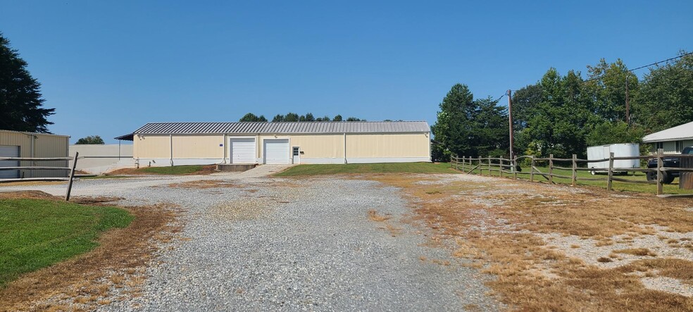 115-123 Loc Doc Pl, Mooresville, NC for sale - Building Photo - Image 3 of 18