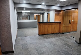 4430 W Crossroads Pl, Sioux Falls, SD for lease Interior Photo- Image 1 of 7