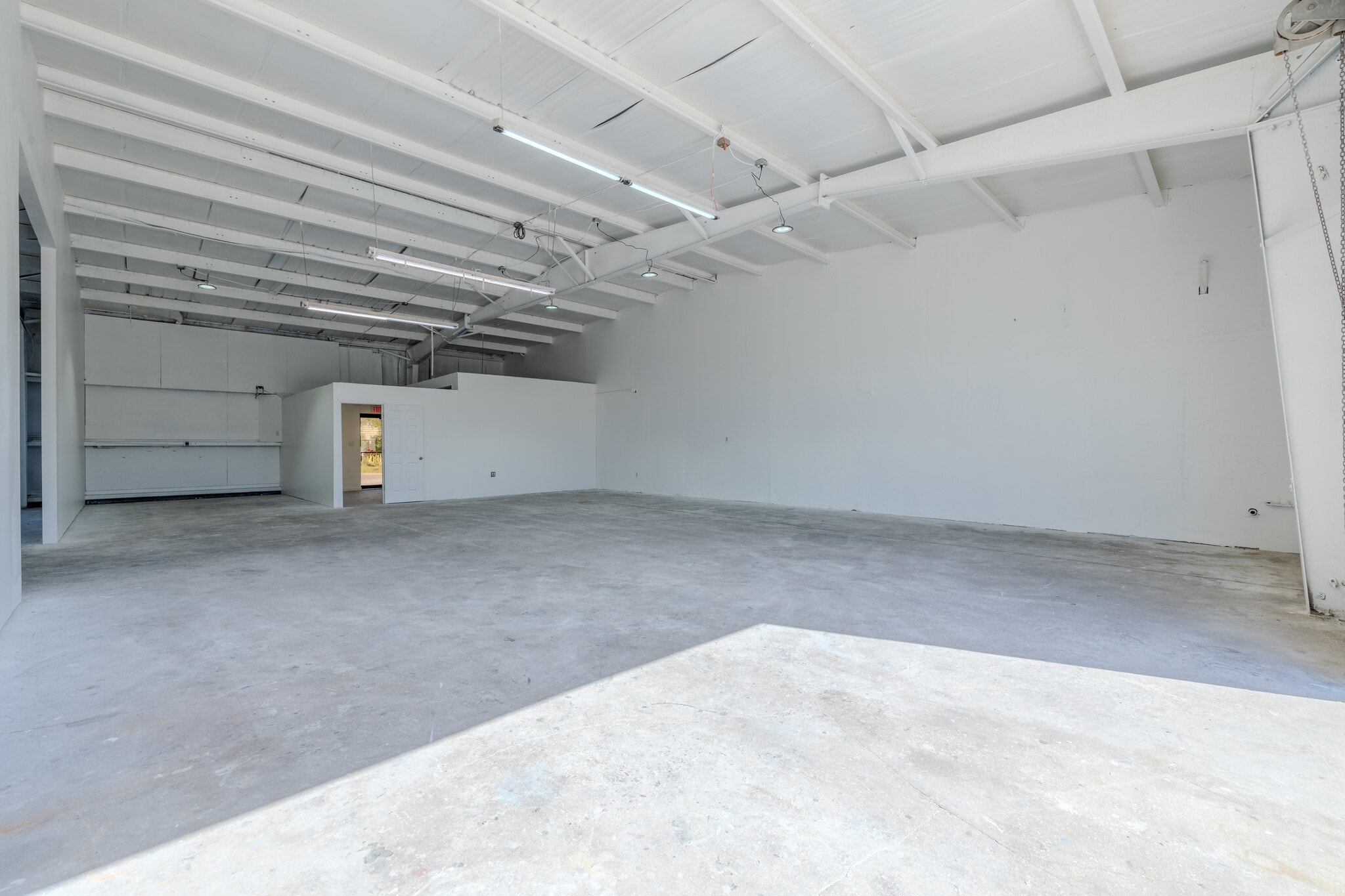 12555 N 44th St, Clearwater, FL for lease Interior Photo- Image 1 of 2