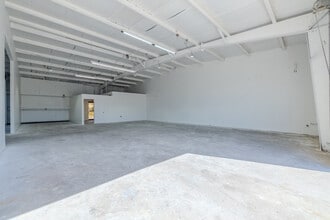 12555 N 44th St, Clearwater, FL for lease Interior Photo- Image 1 of 2