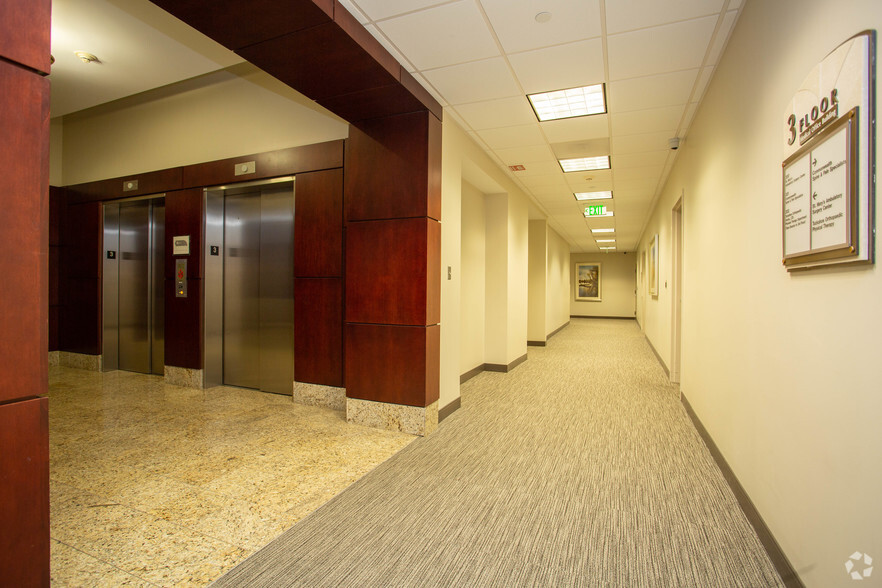 5875 Bremo Rd, Richmond, VA for lease - Lobby - Image 2 of 3