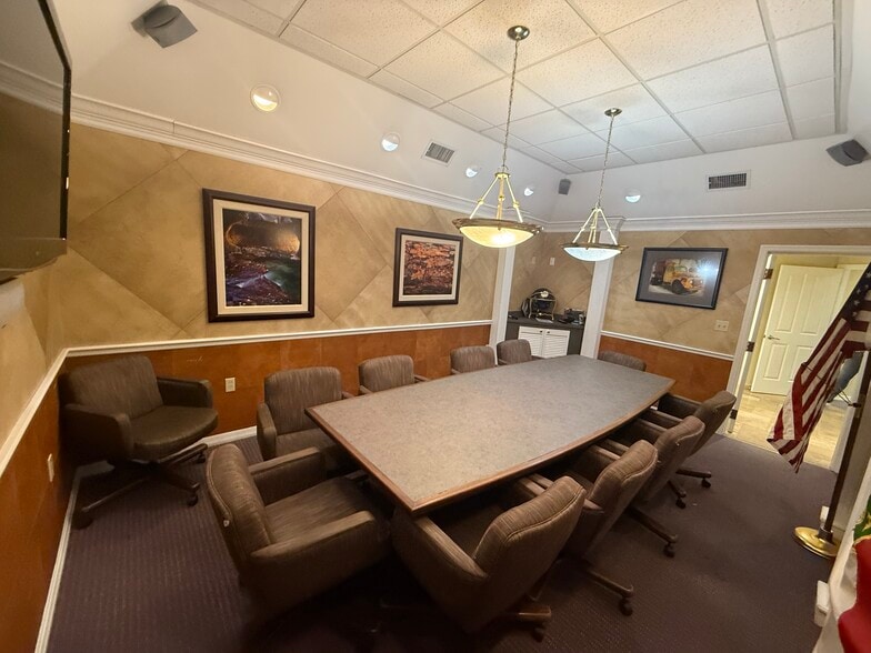 4205 Edgewater Dr, Orlando, FL for sale - Building Photo - Image 3 of 8