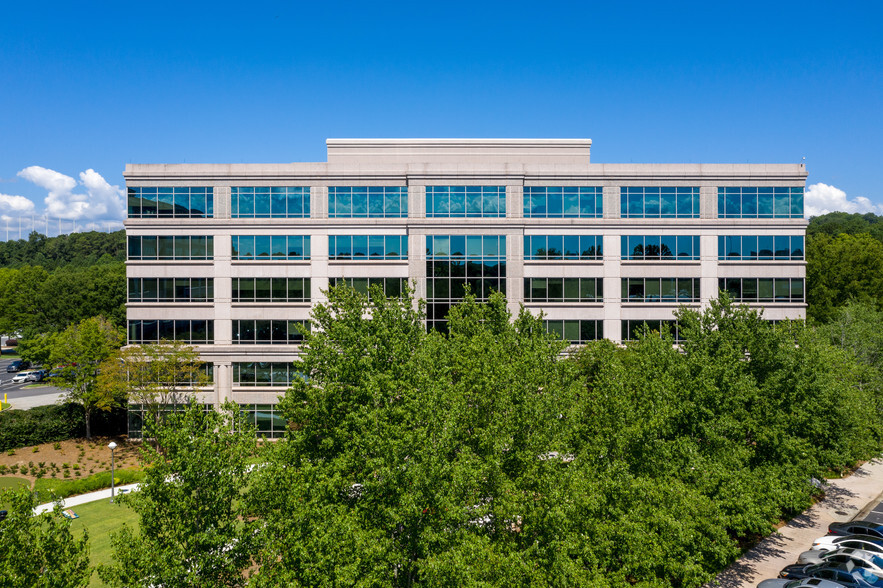 200 North Point Ctr E, Alpharetta, GA for lease - Building Photo - Image 2 of 4