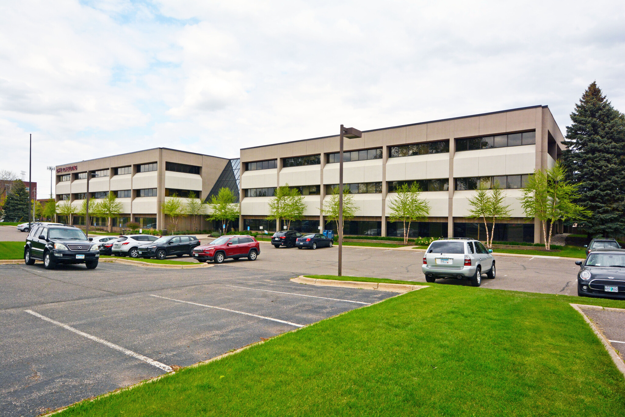 2277 W Highway 36, Roseville, MN for sale Building Photo- Image 1 of 1