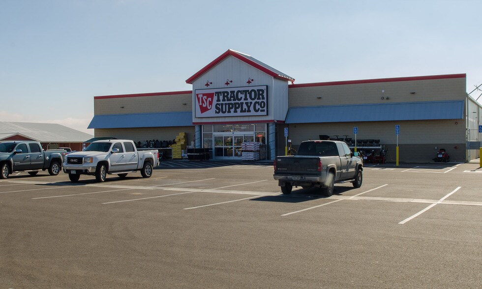 801 E 8th Ave, Yuma, CO 80759