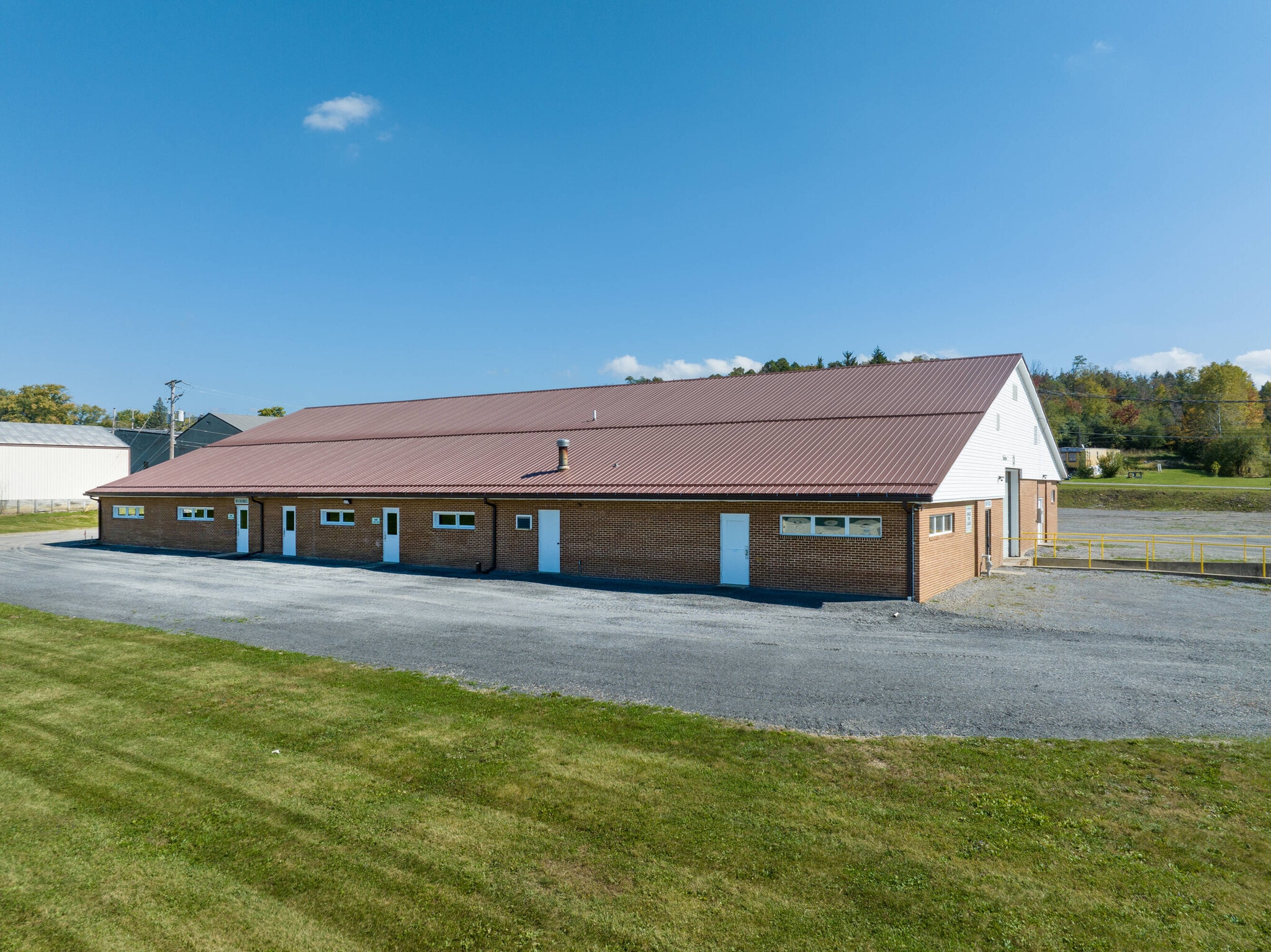 338 Pound Ln, Duncansville, PA for lease Interior Photo- Image 1 of 4