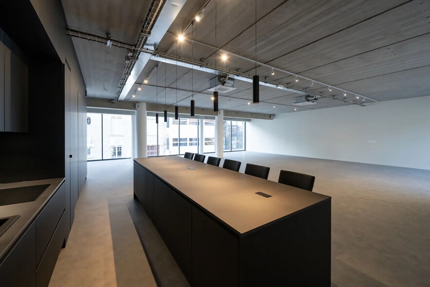 Office in Reims for lease - Interior Photo - Image 3 of 7