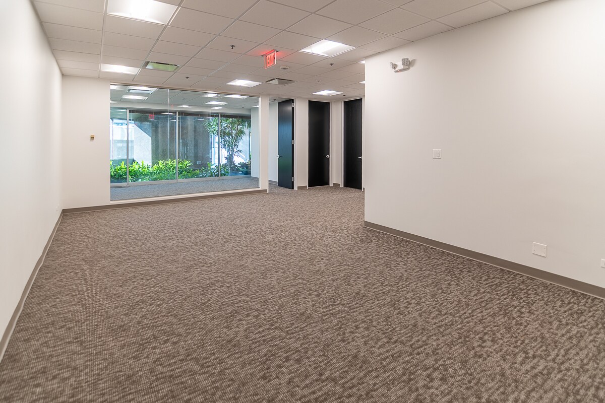 2800 S River Rd, Des Plaines, IL for lease Interior Photo- Image 1 of 4