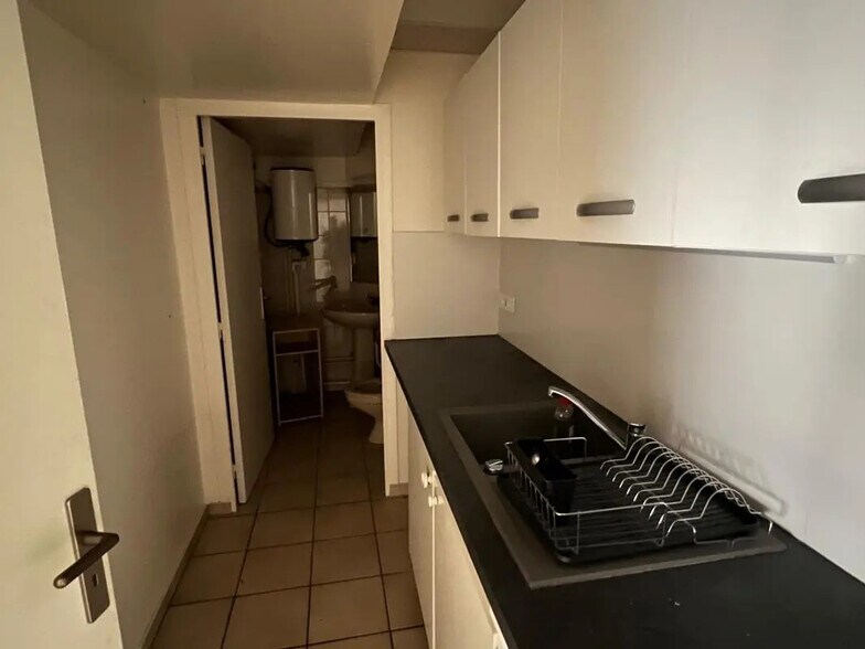 Office in Paris for lease - Interior Photo - Image 3 of 4