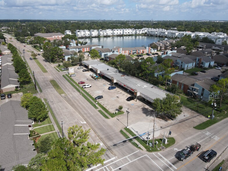 8788 Hammerly Blvd, Houston, TX for lease - Aerial - Image 3 of 6