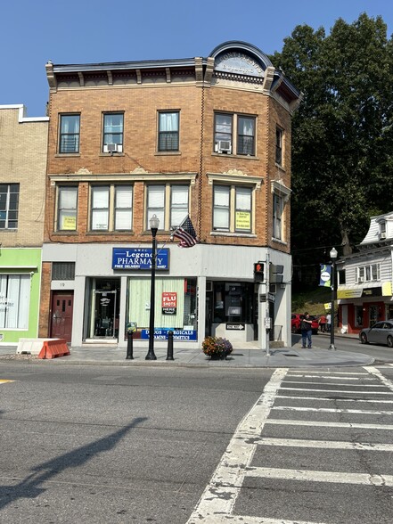 19 E Main St, Mount Kisco, NY for lease - Building Photo - Image 1 of 12