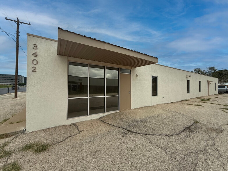 3402 N Big Spring St, Midland, TX for lease - Primary Photo - Image 1 of 8