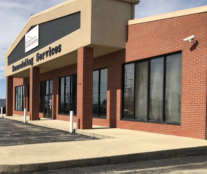 2390 W Main St, Greenfield, IN for lease - Building Photo - Image 1 of 21