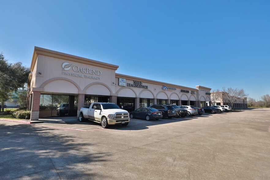 11711 Shadow Creek Pky, Pearland, TX for lease - Building Photo - Image 2 of 56