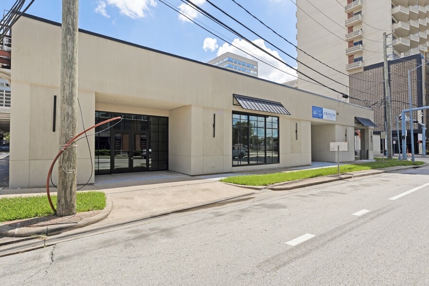 2020 Travis St, Houston, TX for lease - Building Photo - Image 3 of 6