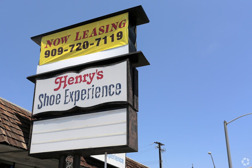 12001-12017 Carson St, Hawaiian Gdns, Hawaiian Gardens, CA for sale - Building Photo - Image 3 of 7