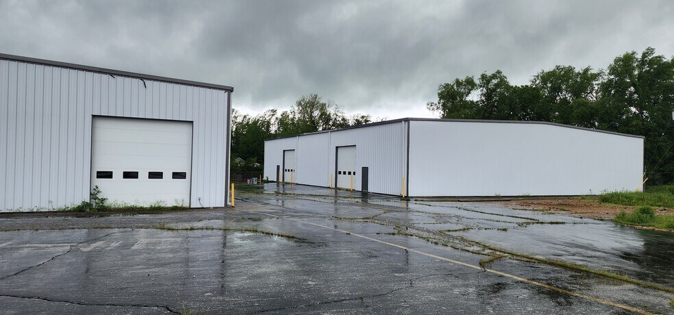 2706 W Chestnut St, Springfield, MO for sale - Building Photo - Image 1 of 1