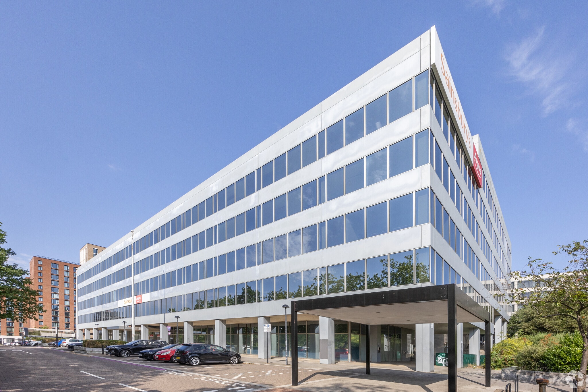 489-499 Avebury Blvd, Milton Keynes for sale Primary Photo- Image 1 of 1