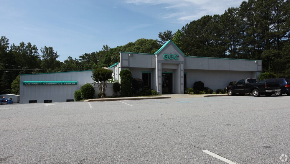 927 Killian Hill Rd, Lilburn, GA 30047