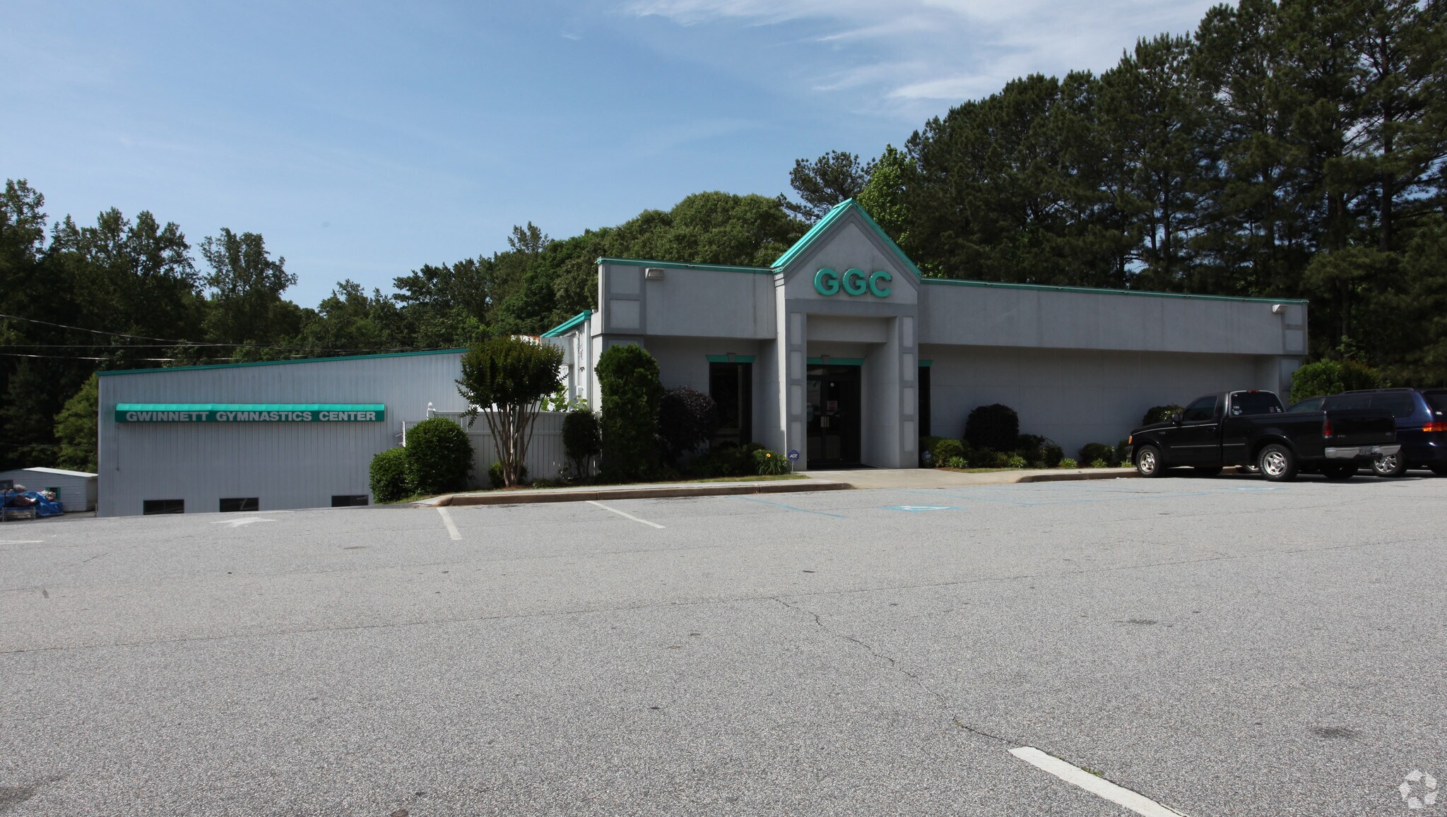 927 Killian Hill Rd, Lilburn, GA for sale Primary Photo- Image 1 of 1