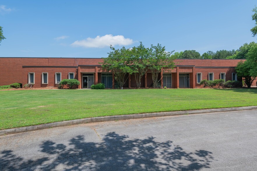 5682 E Ponce De Leon Ave, Stone Mountain, GA for lease - Building Photo - Image 3 of 5