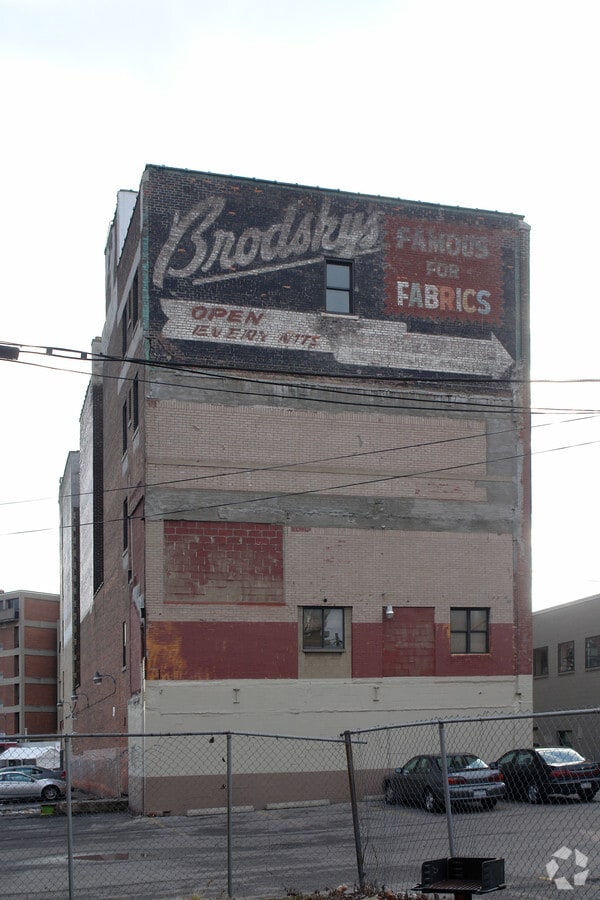 113117 N Clinton Ave, Rochester, NY 14604