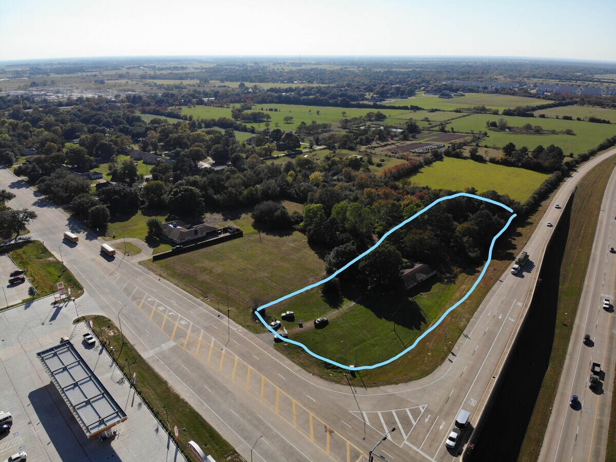 421 University Dr, Prairie View, TX 77445