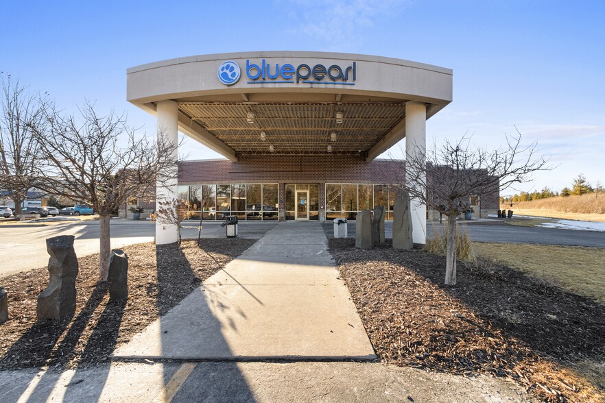 4706 New Horizons Blvd, Appleton, WI for sale - Building Photo - Image 1 of 18