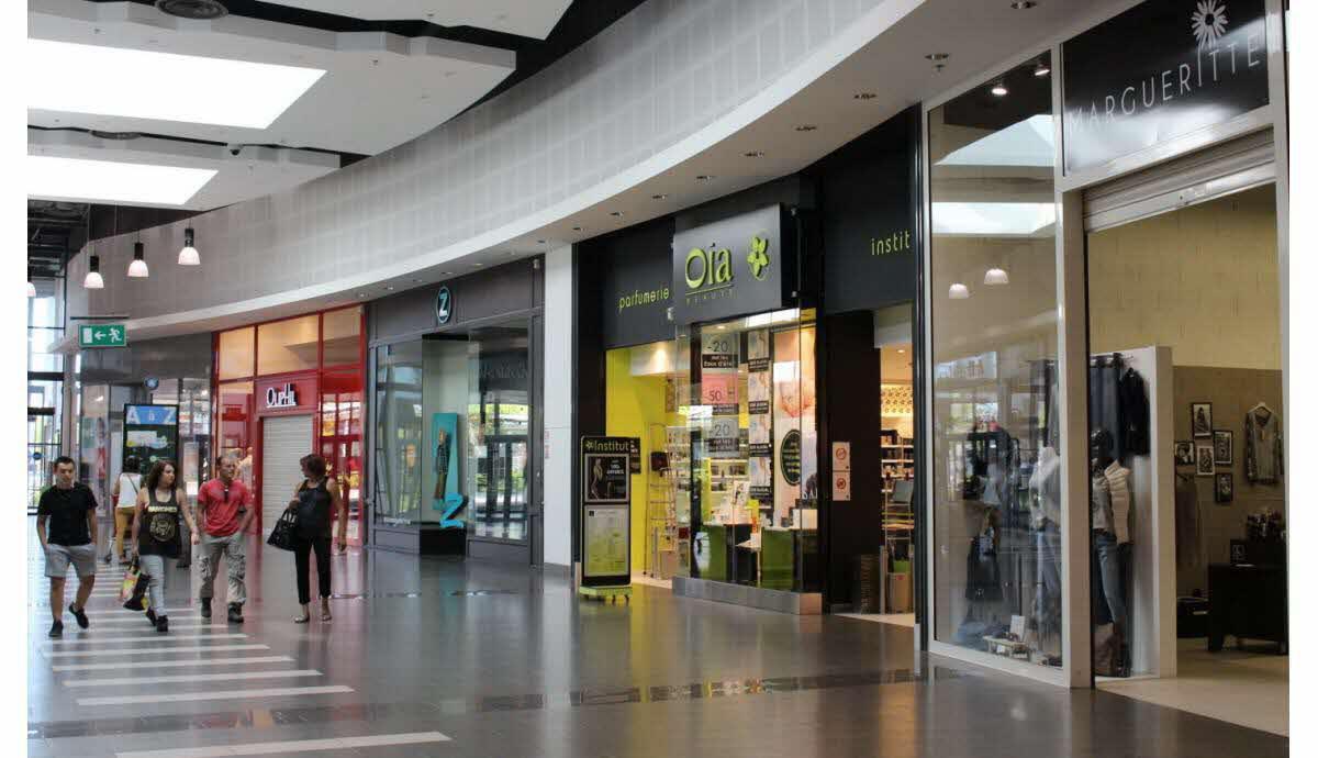 224 Avenue Charles De Gaulle, Mâcon for lease Building Photo- Image 1 of 3