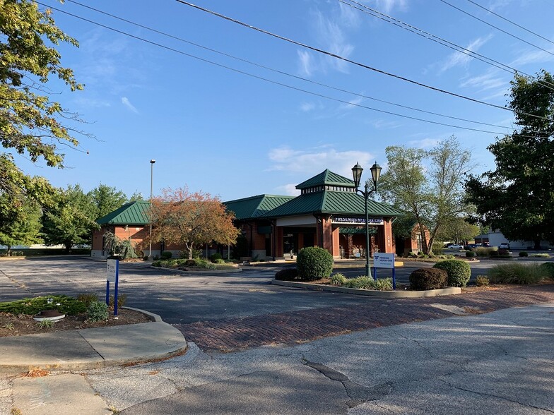 300 N 1st St, Vincennes, IN for sale - Building Photo - Image 1 of 1