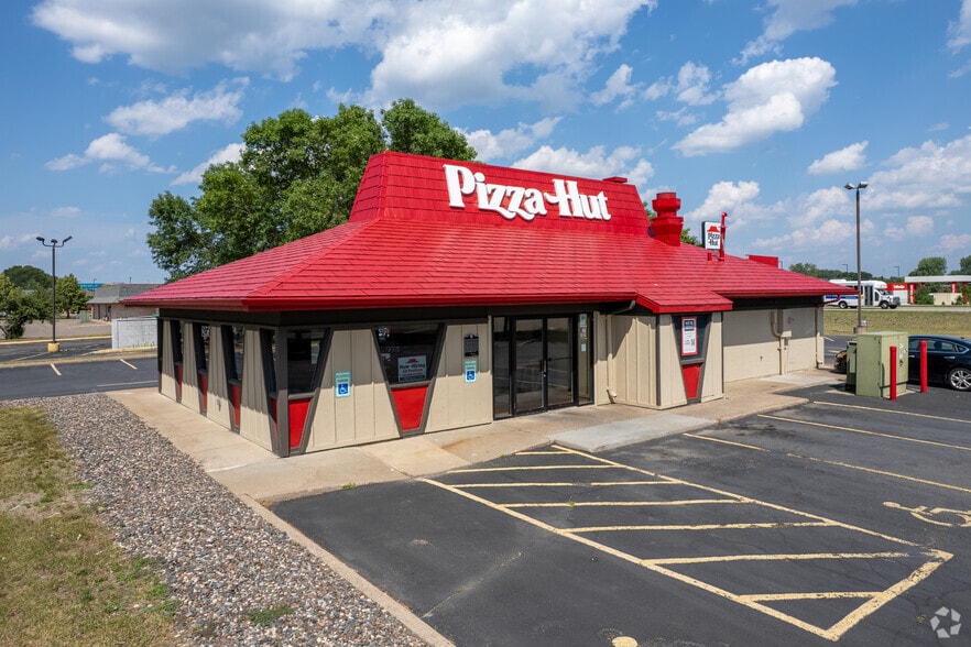 8156 NE Highway 65, Minneapolis, MN for sale - Primary Photo - Image 1 of 11