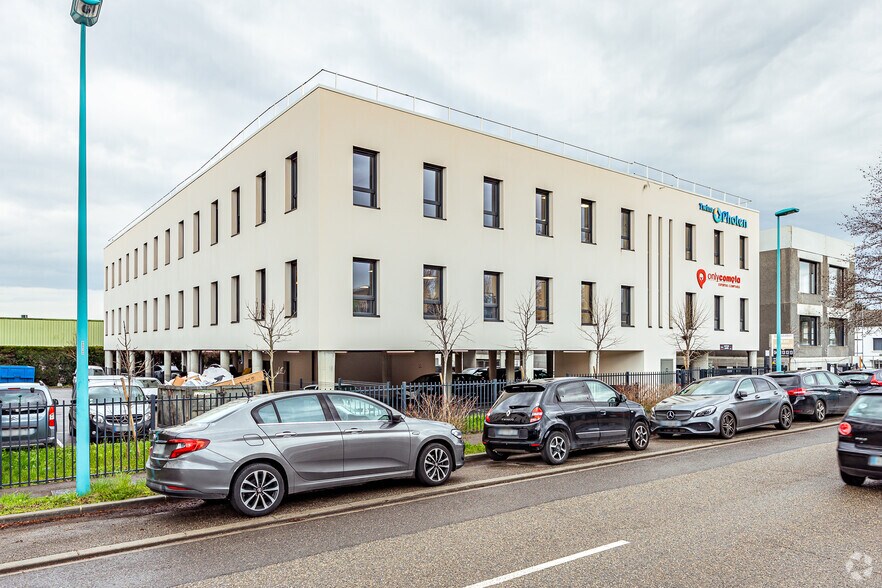 Office in Dardilly for lease - Primary Photo - Image 1 of 2